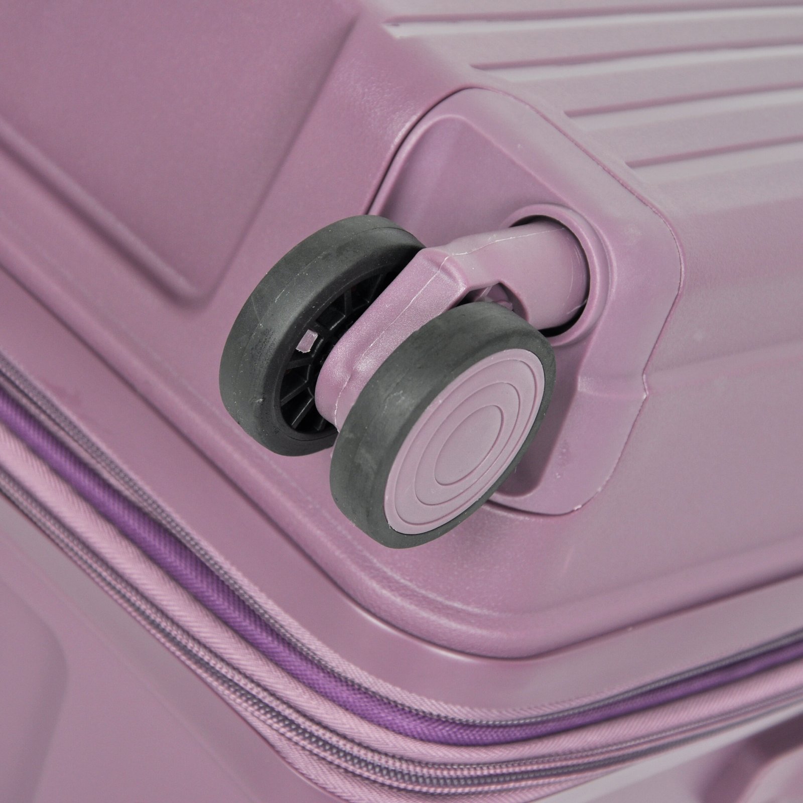 3 Piece Hard side - Image 4